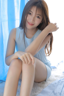 隔着校服咬